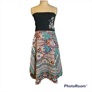 🎉🎉🎉Host Pick🎉🎉🎉Strapless bohemian print handkerchief hem dress Size XS